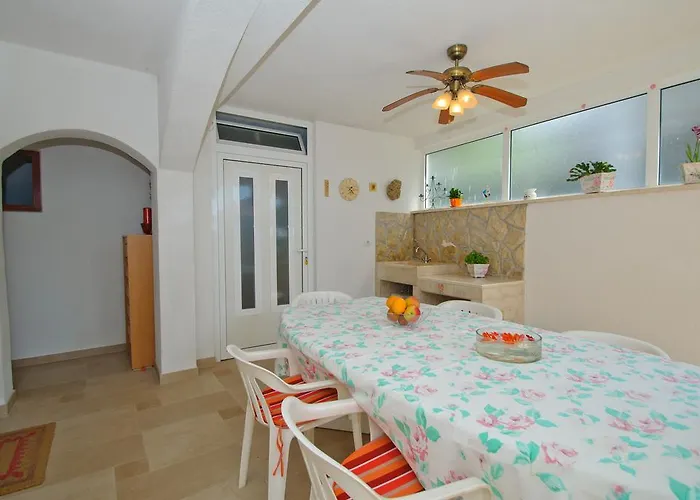 Hella Apartament