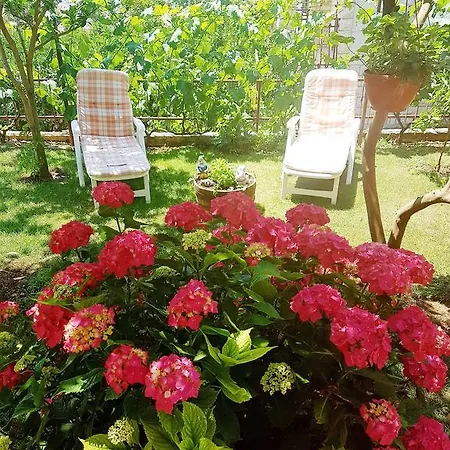 Hella Апартаменти