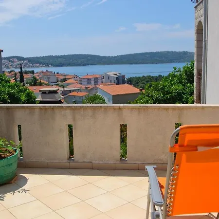 Hella Апартаменти