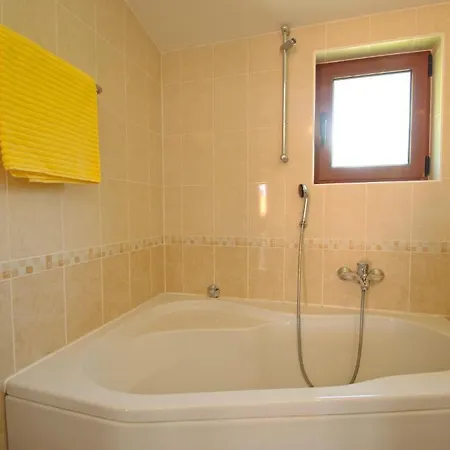 Апартаменти Hella *